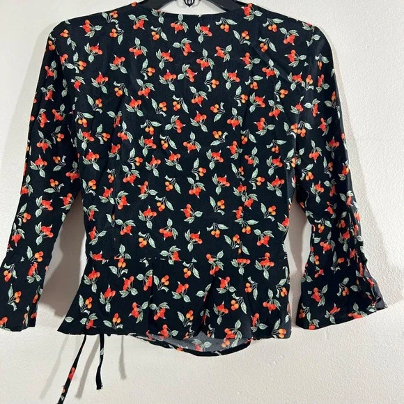 H&M Womens Cherry Print Wrap Top V-Neck 3/4 Bell Sleeves Size 2 - Picture 7 of 7